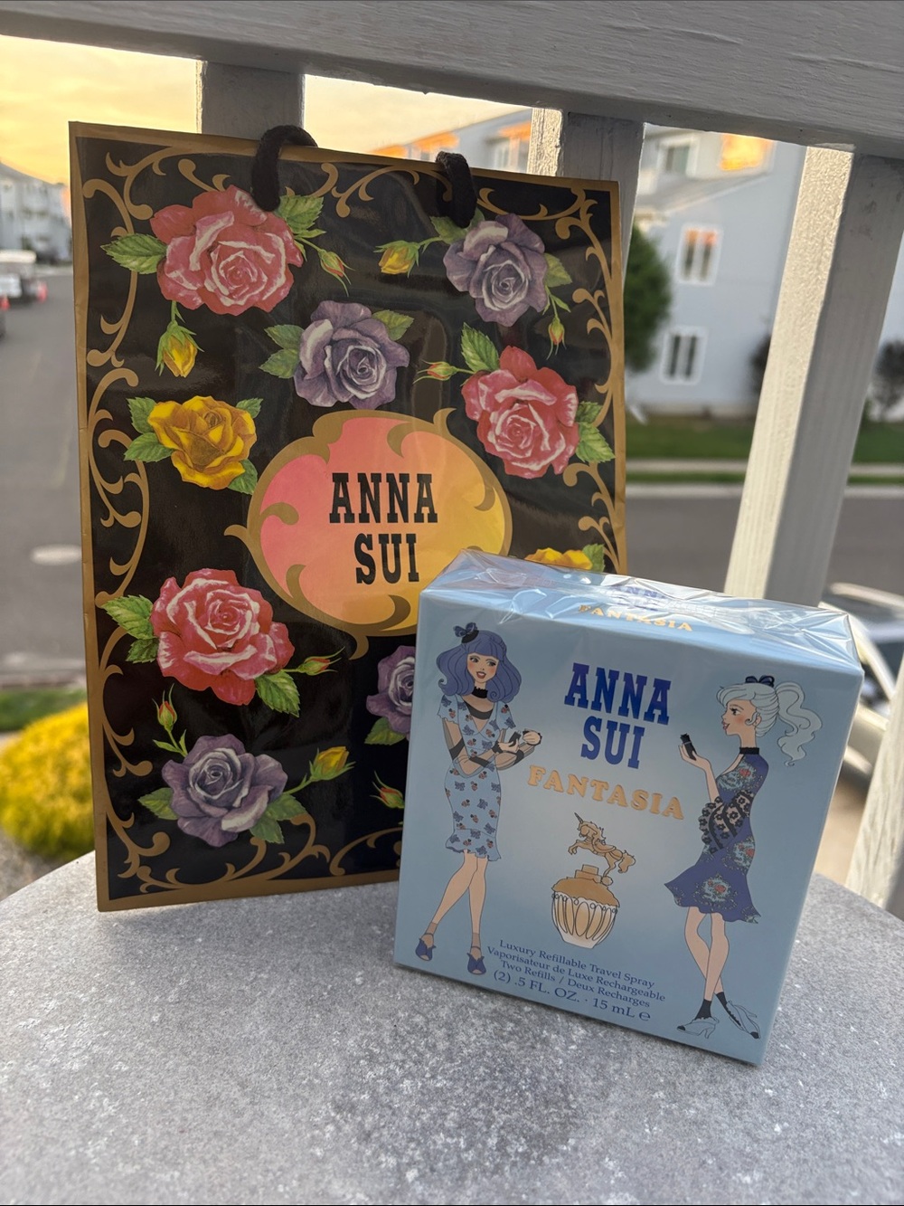 Anna Sui Fragrance Fantasia Luxury Refillable Travel Spray with Floral Gift Bag